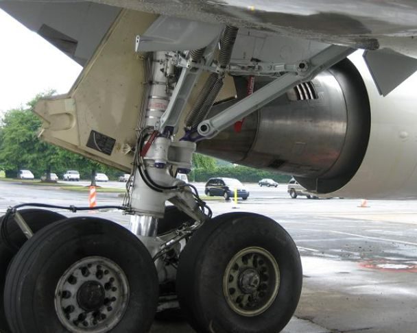 767 main landing gear